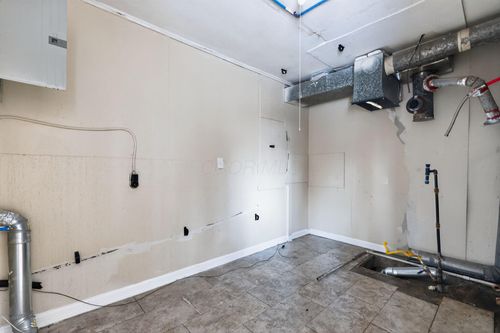 1042 S Hampton Rd, Columbus, OH, 43227-1009 | Card Image