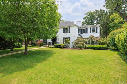 33 Oxford Blvd, Pleasant Ridge, MI, 48069-1112 | Card Image