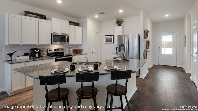 14815 Sabine Loop Rd, House other with 5 bedrooms, 4 bathrooms and null parking in San Antonio TX | Image 4