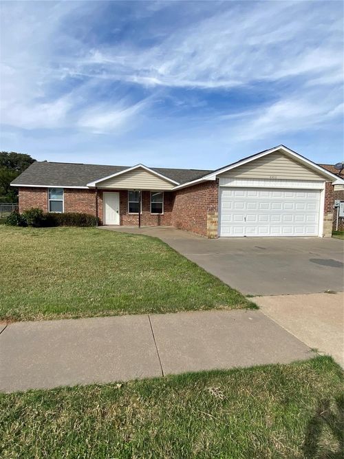 4406 Bobbie Ann Dr, Granbury, TX, 76049-7481 | Card Image