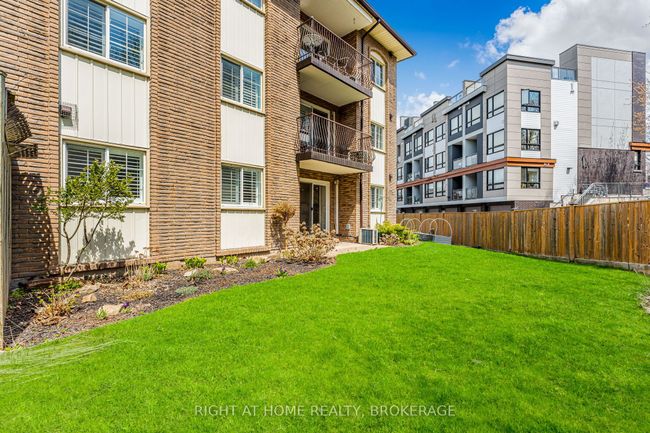 102 - 20 John St, Condo with 2 bedrooms, 1 bathrooms and 3 parking in Grimsby ON | Image 25