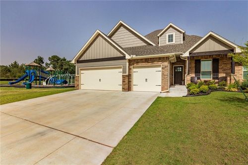2816 Oak Hill Avenue, Edmond, OK, 73034 | Card Image