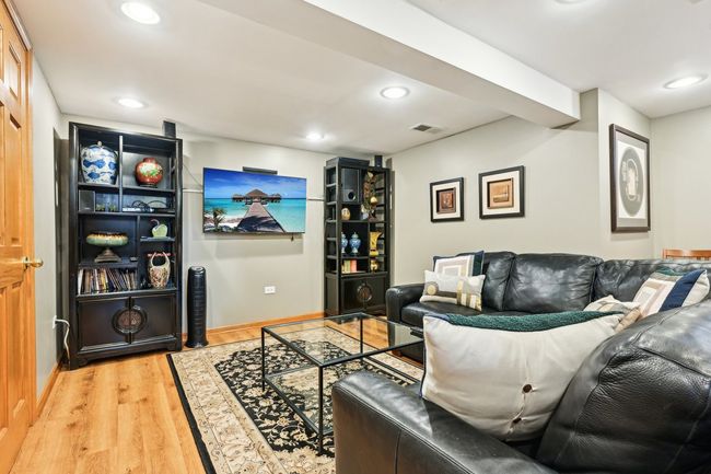 8252 N Caldwell Ave, House other with 4 bedrooms, 3 bathrooms and 2 parking in Niles IL | Image 32