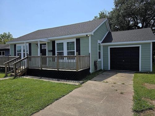 3125 South Dr, Groves, TX, 77619-4418 | Card Image