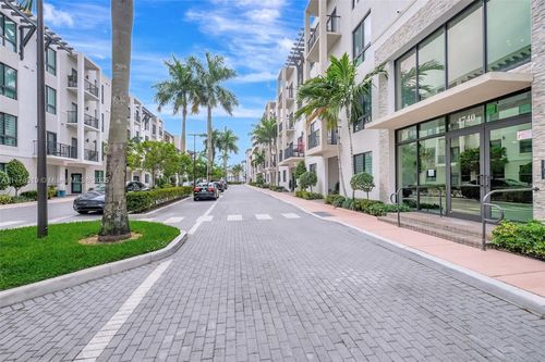 unit-32-4740 Nw 84th Ct, Doral, FL, 33166-5962 | Card Image