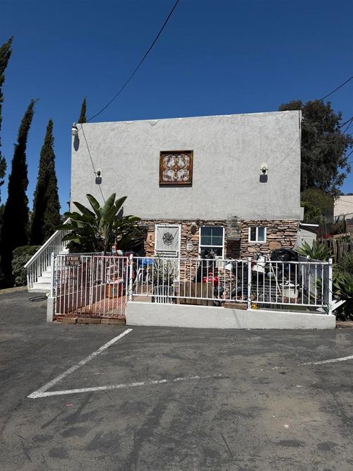 9210 Harness St, Spring Valley, CA, 91977-4213 | Card Image