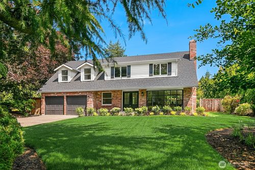 2534 Medina Cir, Medina, WA, 98039-1502 | Card Image