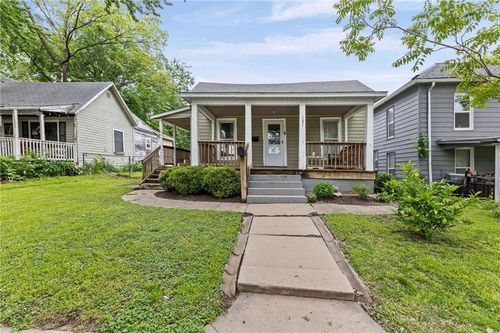 131 S Oak St, Ottawa, KS, 66067-2426 | Card Image