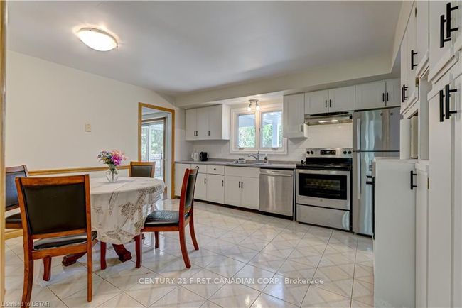 28 Redford Rd, House other with 4 bedrooms, 2 bathrooms and 6 parking in London ON | Image 26