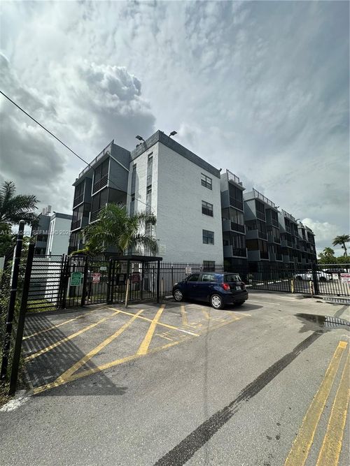 408-13500 Ne 3rd Ct, North Miami, FL, 33161 | Card Image