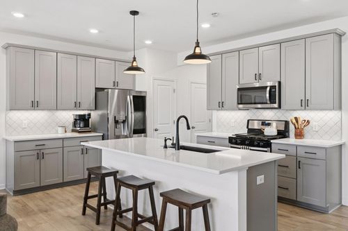 5346 94th Ln N, Brooklyn Park, MN, 55443-2433 | Card Image