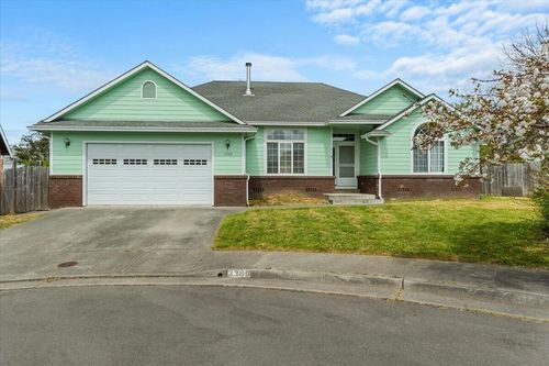 3360 Covey Ct, Fortuna, CA, 95540-3468 | Card Image