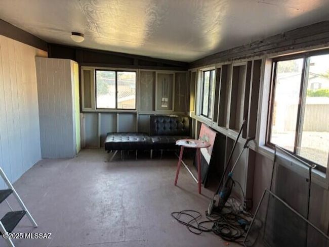 Robin Rd Arizona room | Image 10