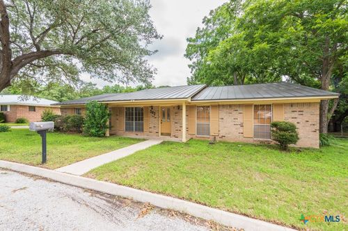 203 Memorial Dr, Luling, TX, 78648-3212 | Card Image
