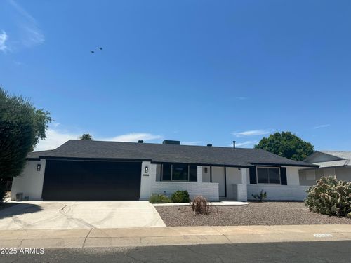10806 W Camelot Cir, Sun City, AZ, 85351-2116 | Card Image