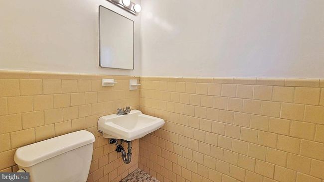 APT-1 - 2301 6 Th St S, Condo with 3 bedrooms, 2 bathrooms and null parking in ARLINGTON VA | Image 13