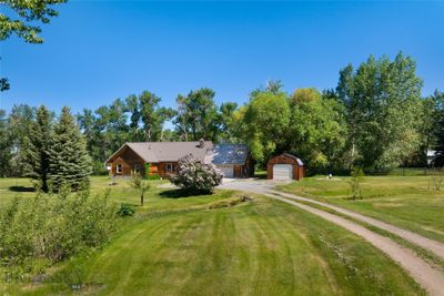 Driveway Entrance | Image 3