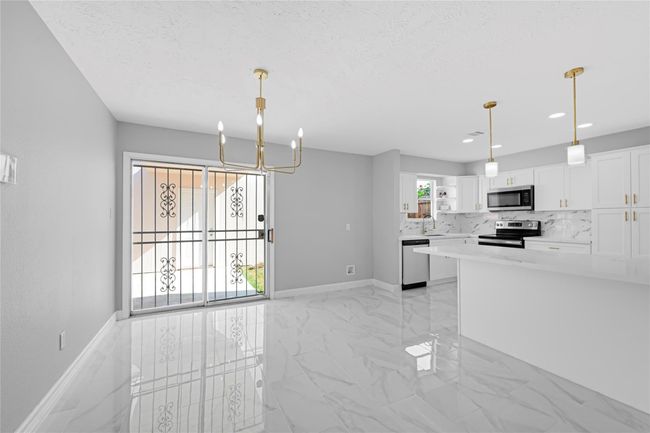 6326 Cambridge Glen Ln, House other with 3 bedrooms, 3 bathrooms and 2 parking in Houston TX | Image 7