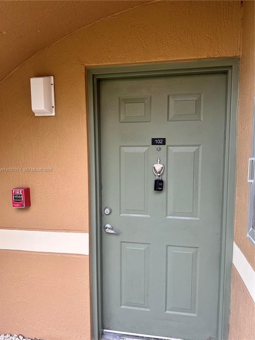 102-8050 N Nob Hill Rd, Tamarac, FL, 33321-7422 | Card Image