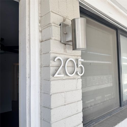 205-5010 San Jacinto St, Dallas, TX, 75206-7758 | Card Image