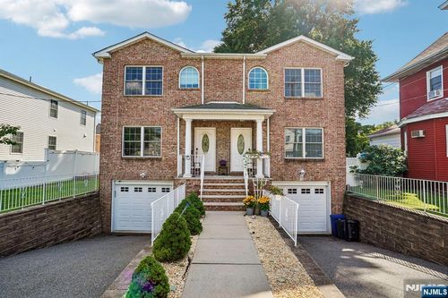 364 Grove St, East Rutherford, NJ, 07073-1727 | Card Image