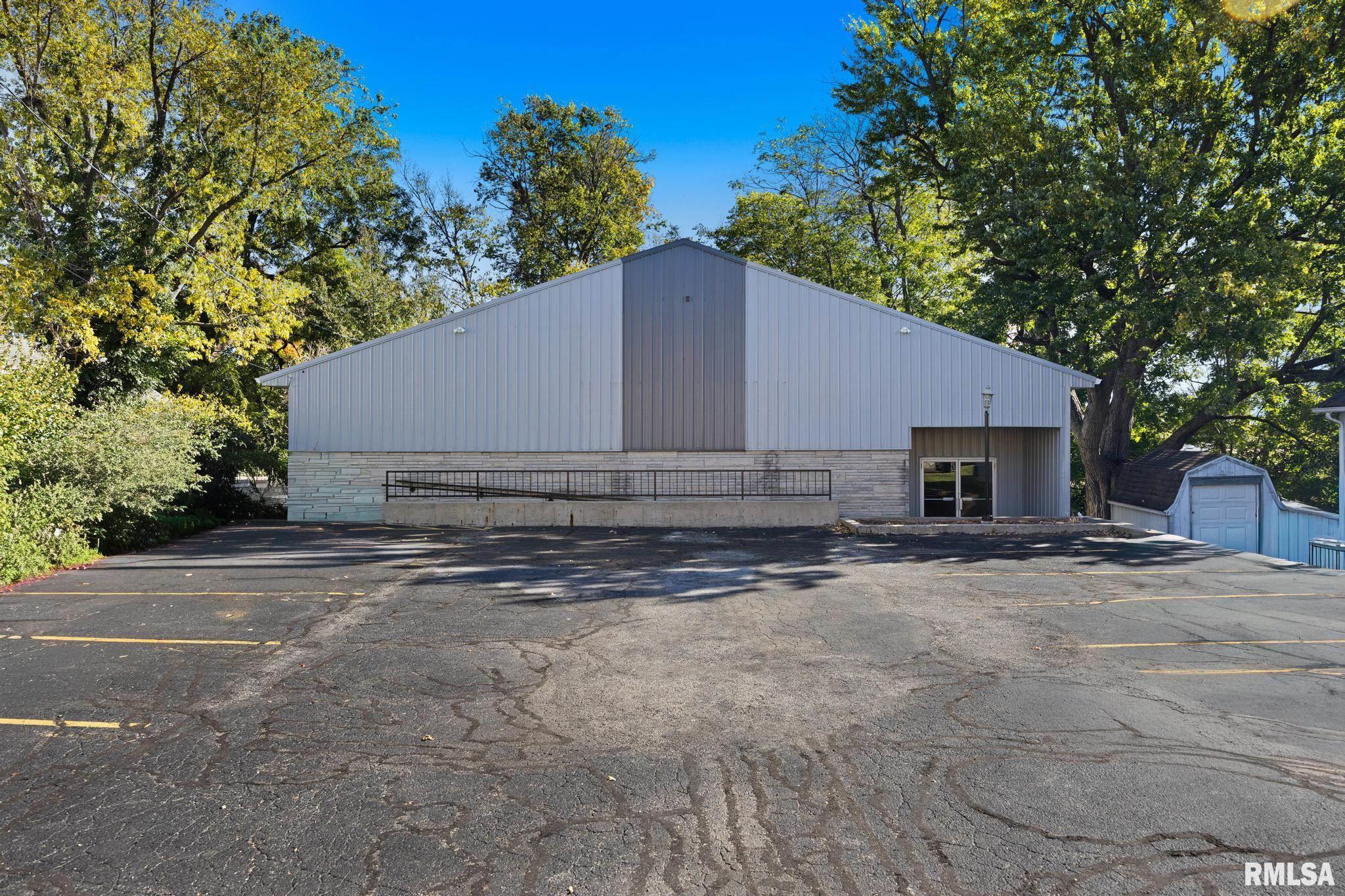 Commercial Sale in Eureka