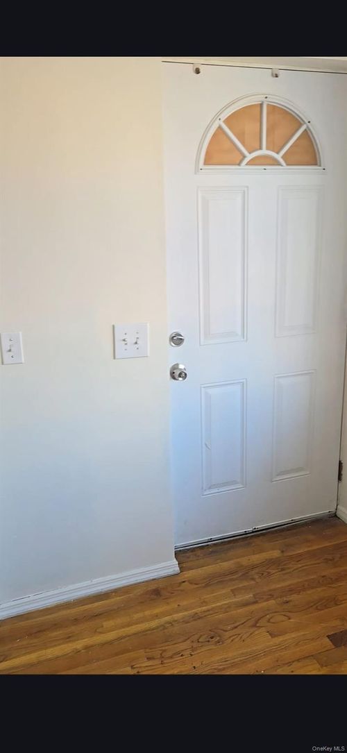 1-12728 103rd Rd, South Richmond Hill, NY, 11419-2212 | Card Image