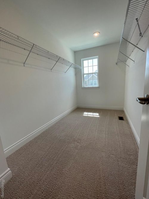 807 Balmoral Ln, Troy, MI, 48085 | Card Image