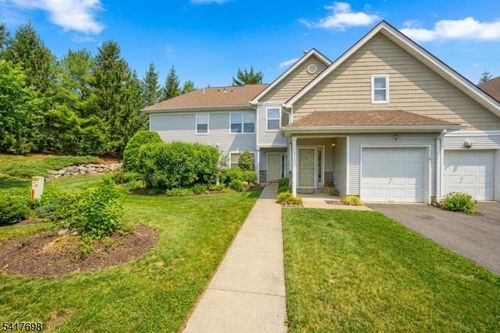 4 Eagles Nest Ln, Hamburg, NJ, 07419-1227 | Card Image