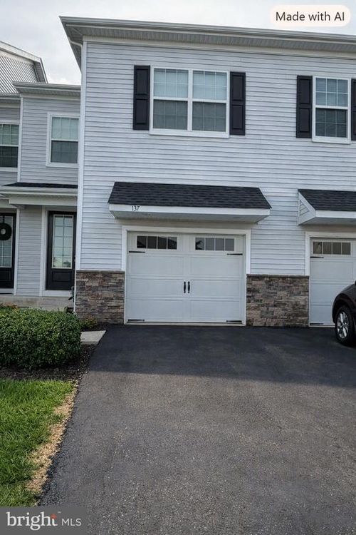 137 Golden Vale Dr, ROYERSFORD, PA, 19468-3489 | Card Image