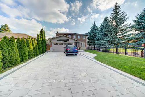 43a Westwood Lane, Richmond Hill, ON, L4C6X6 | Card Image