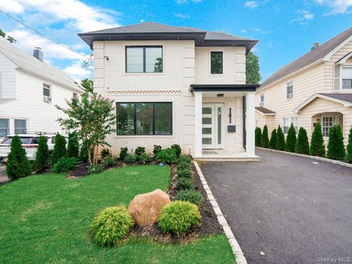 7 Floyd, North Hempstead, NY, 11024 | Card Image