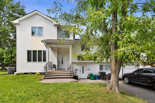 9 Cameo Ridge Rd, Monsey, NY, 10952-2510 | Card Image