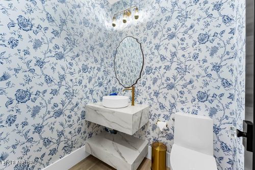 2188 Lakeview Rd, Lenoir City, TN, 37772-4304 | Card Image