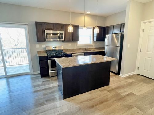 unit-2c-811 E Main St, East Dundee, IL, 60118-2496 | Card Image