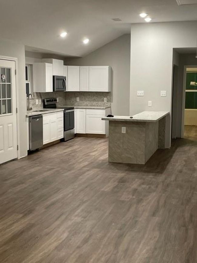 1422 Rustling Oaks Drive, For Rent in Conroe Zoocasa