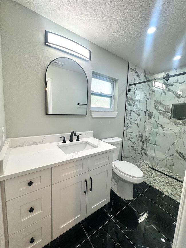 Master Bathroom | Image 10