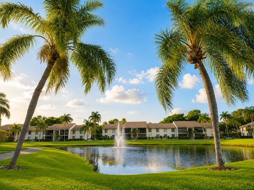 g2-1118 Green Pine Blvd, West Palm Beach, FL, 33409-7060 | Card Image