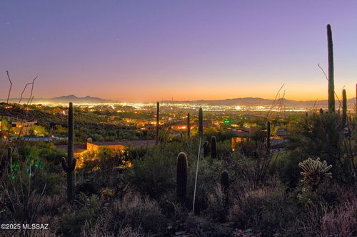 204-2661 E Calle Sin Ruido, Tucson, AZ, 85718-1285 | Card Image