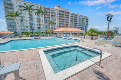 904 - 3020 Ne 32nd Ave, Condo with 2 bedrooms, 2 bathrooms and null parking in Fort Lauderdale FL | Image 3