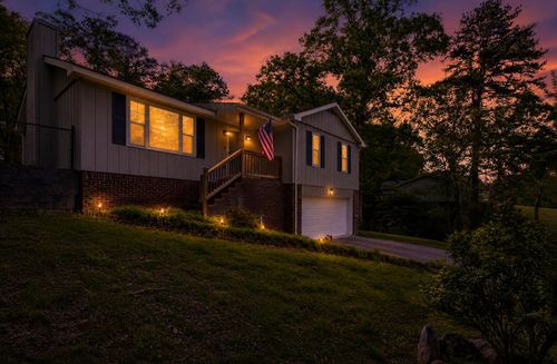 195 Brownwood Cir, Ringgold, GA, 30736-5612 | Card Image