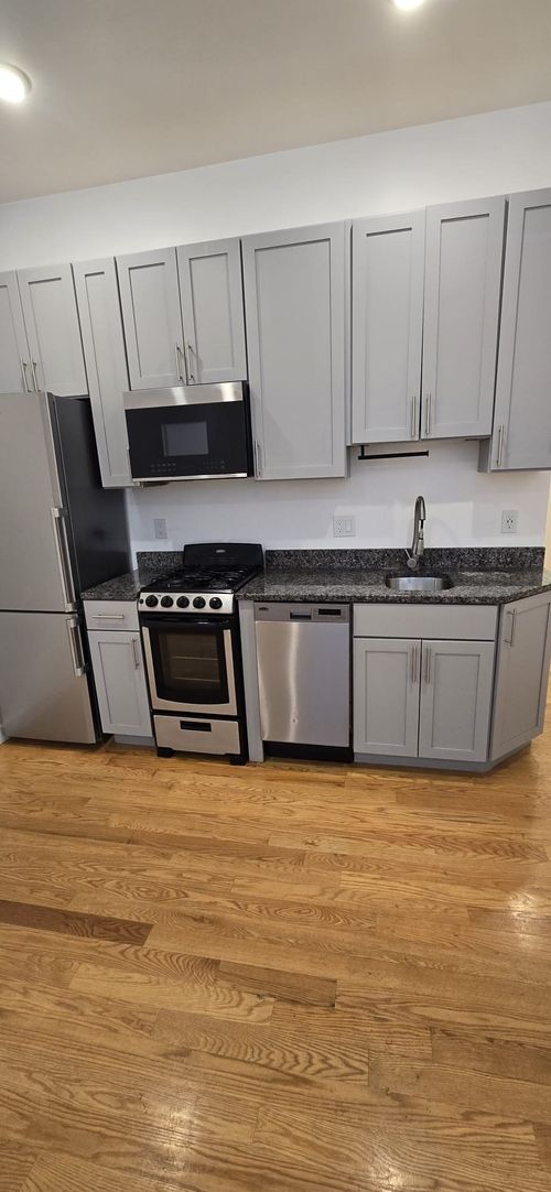 201-64 Market St, Lynn, MA, 01901-1153 | Card Image