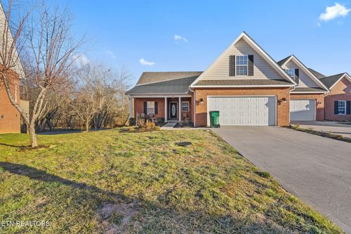4651 Oak Meadow Way, Knoxville, TN, 37918-9476 | Card Image
