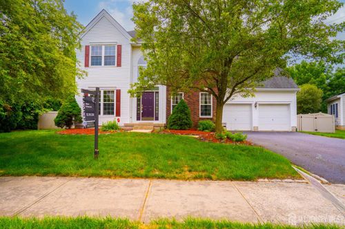 7 Sequoia Dr, Dayton, NJ, 08810-1489 | Card Image
