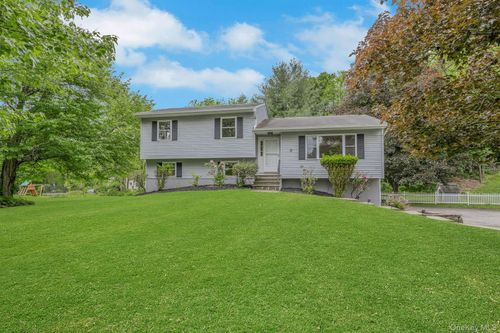 20 Elizabeth Ter, Wappingers Falls, NY, 12590-3504 | Card Image