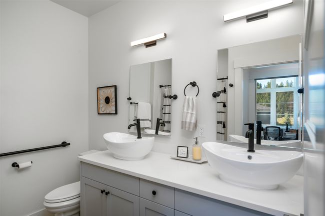 Guest bathroom | Image 33