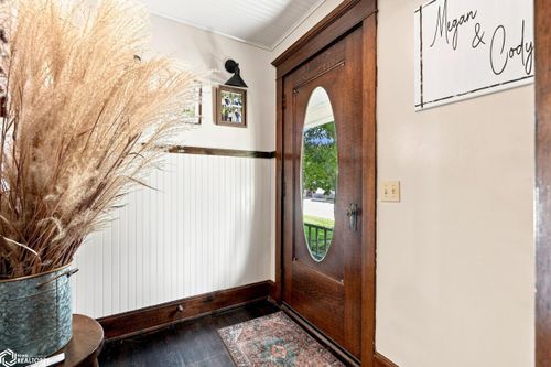 103 W 2nd Ave, Olds, IA, 52647-7725 | Card Image