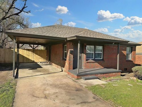 3221 Ne 16th St, Oklahoma City, OK, 73117-6220 | Card Image