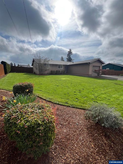 184 Nw Douglas St, Dallas, OR, 97338 | Card Image