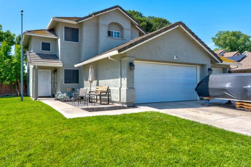 725 Mckinley St, Los Banos, CA, 93635-5143 | Card Image